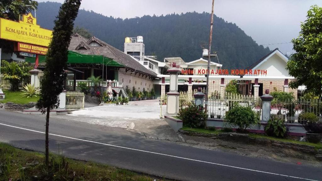 Komajaya Komaratih Hotel Tawangmangu Esterno foto