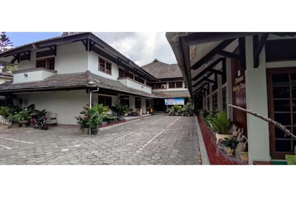 Komajaya Komaratih Hotel Tawangmangu Esterno foto