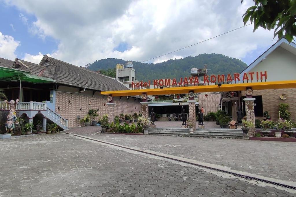 Komajaya Komaratih Hotel Tawangmangu Esterno foto