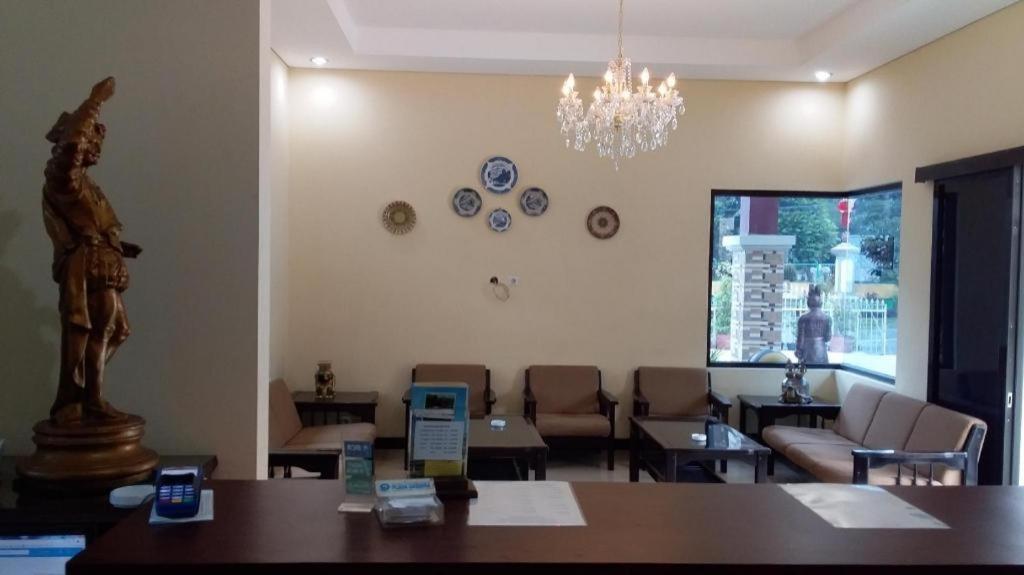 Komajaya Komaratih Hotel Tawangmangu Esterno foto