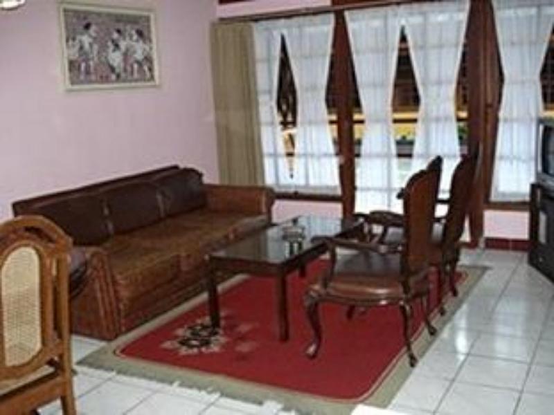 Komajaya Komaratih Hotel Tawangmangu Esterno foto